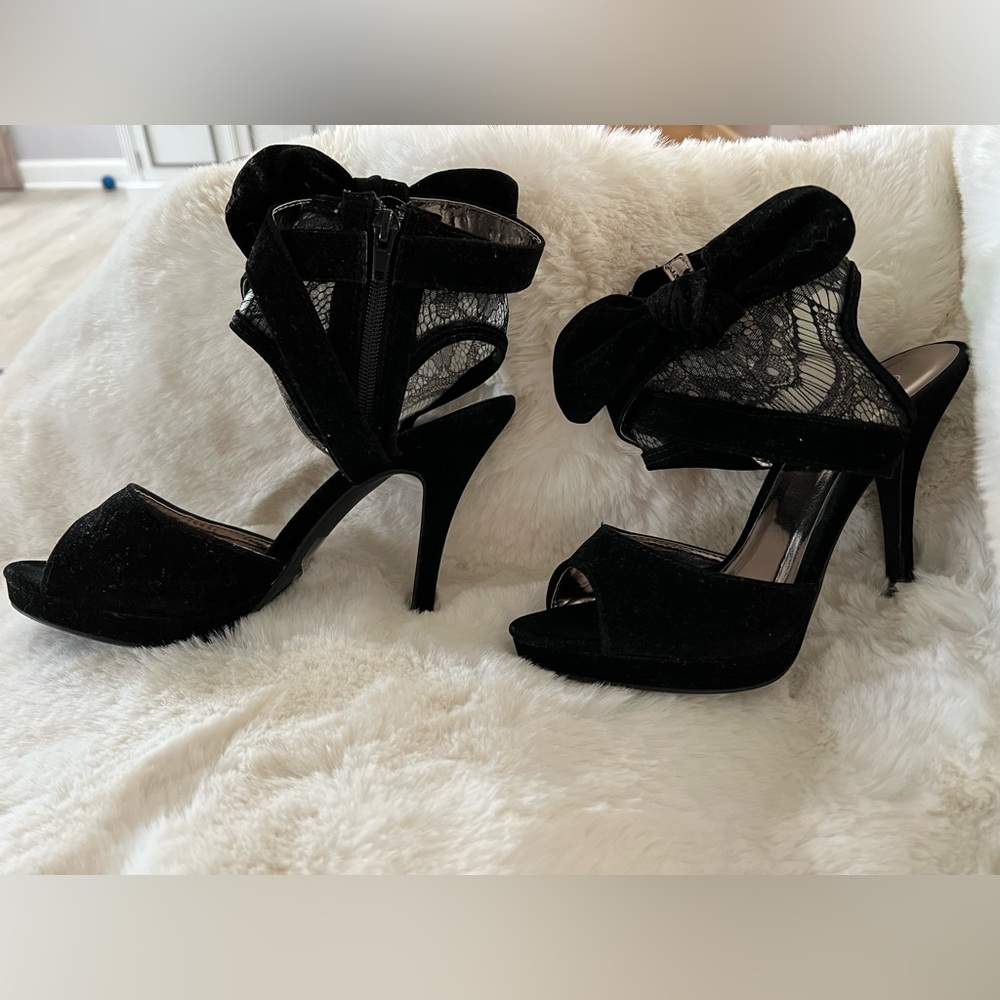 NWB - Lace party heels 👠 from Wild Rose 🌹